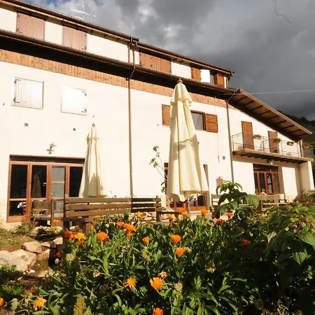 Bio Agriturismo Valle Scannese Bauernhof